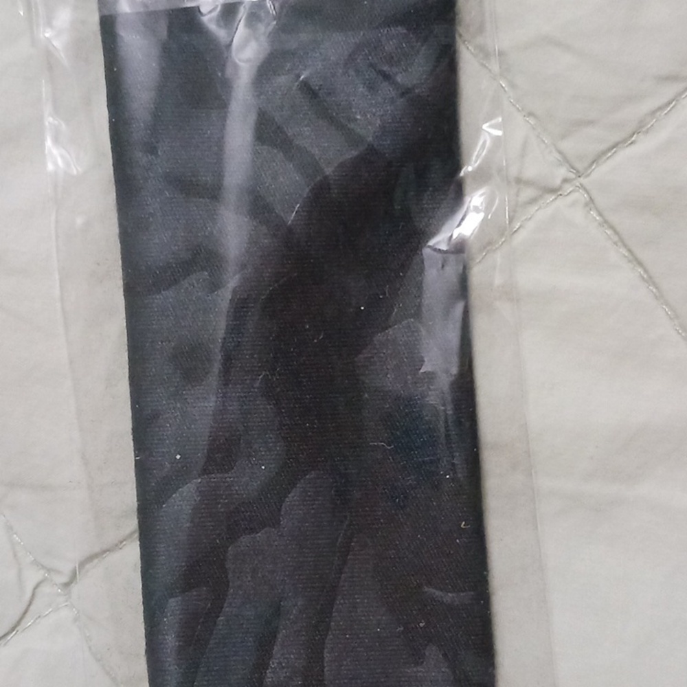 Versace Glass Case With Cloth - Picture 6 of 7